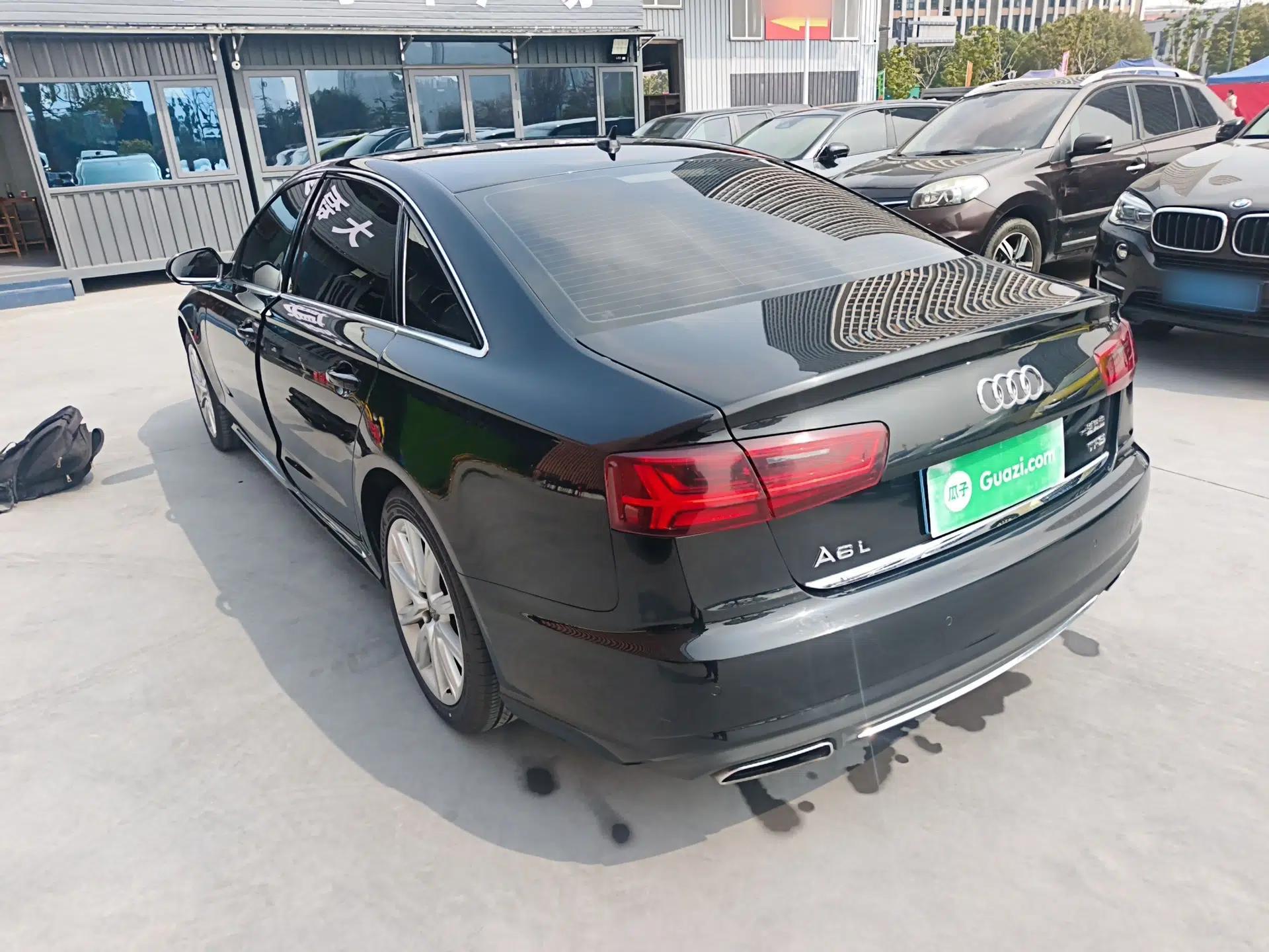 Audi A6L 2018 30th Anniversary Edition TFSI Trendy Model — миниатюра 13