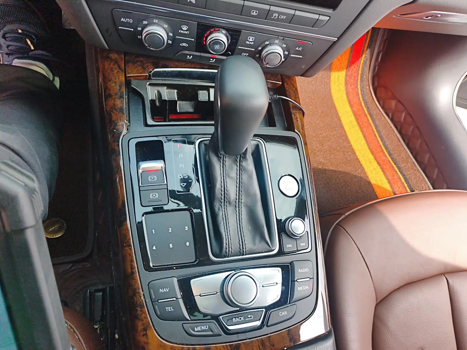 Audi A6L 2018 30th Anniversary Edition TFSI Trendy Model — миниатюра 21