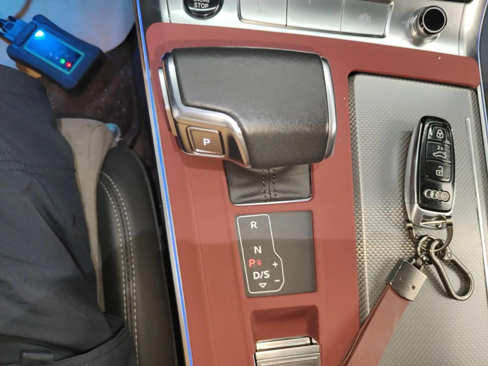 Audi A6L 2023 Revised 40 TFSI Luxury Dynamic Edition — миниатюра 16