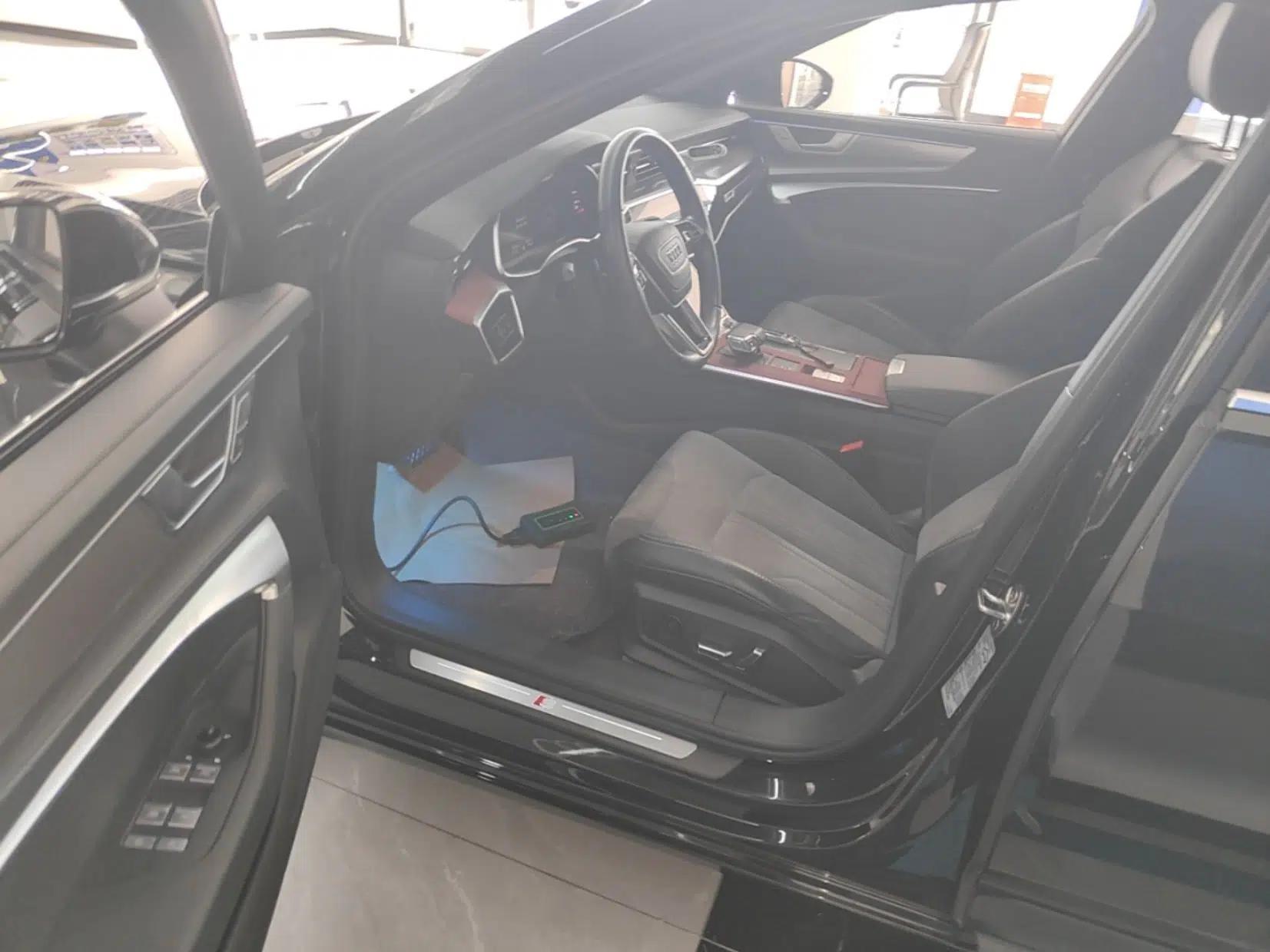 Audi A6L 2023 Revised 40 TFSI Luxury Dynamic Edition — миниатюра 18