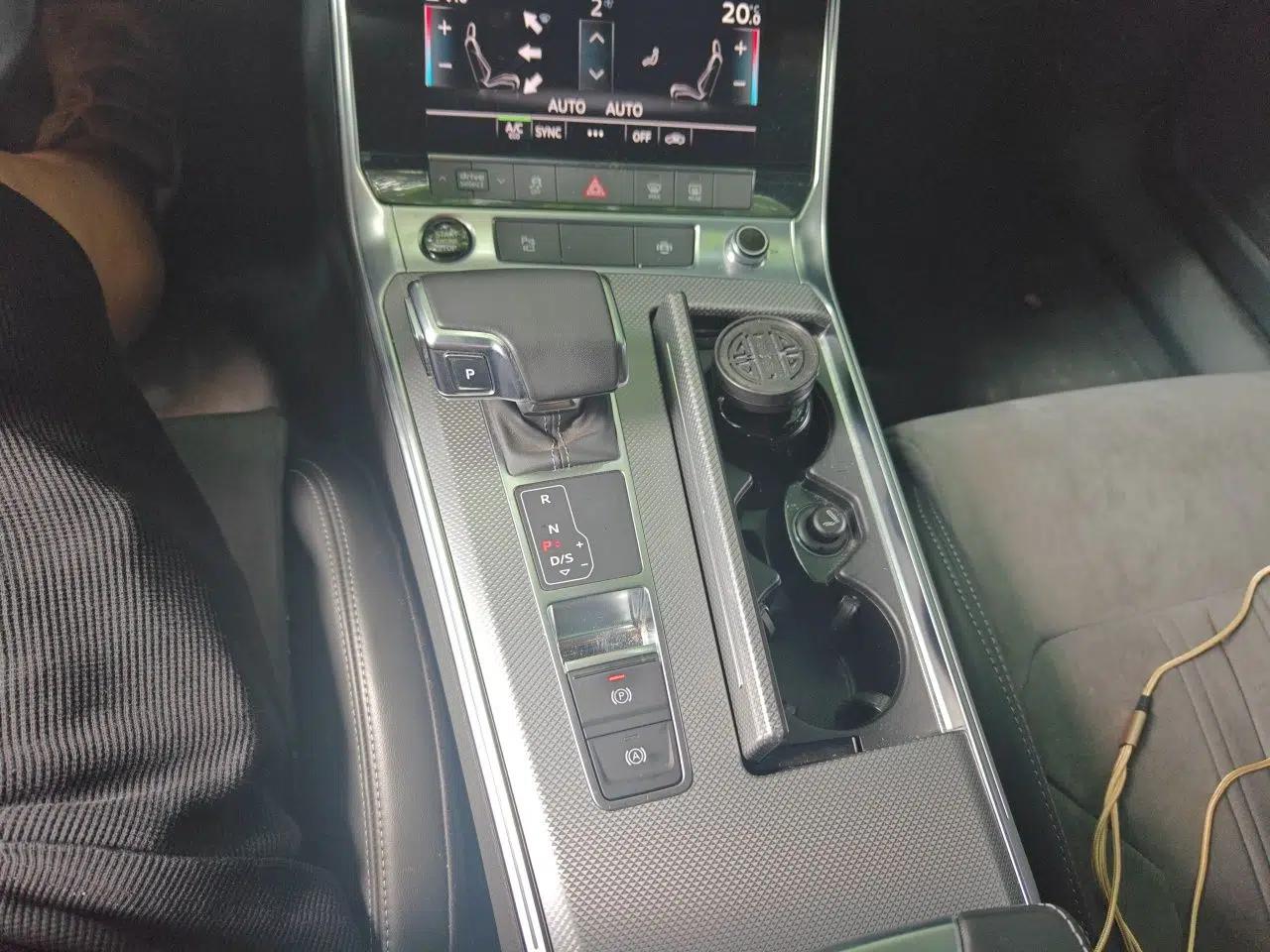 Audi A6L 2022 40 TFSI Luxury Dynamic Model — миниатюра 14