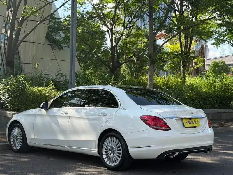 2015 Mercedes-Benz C-Class C 200 L — миниатюра 4