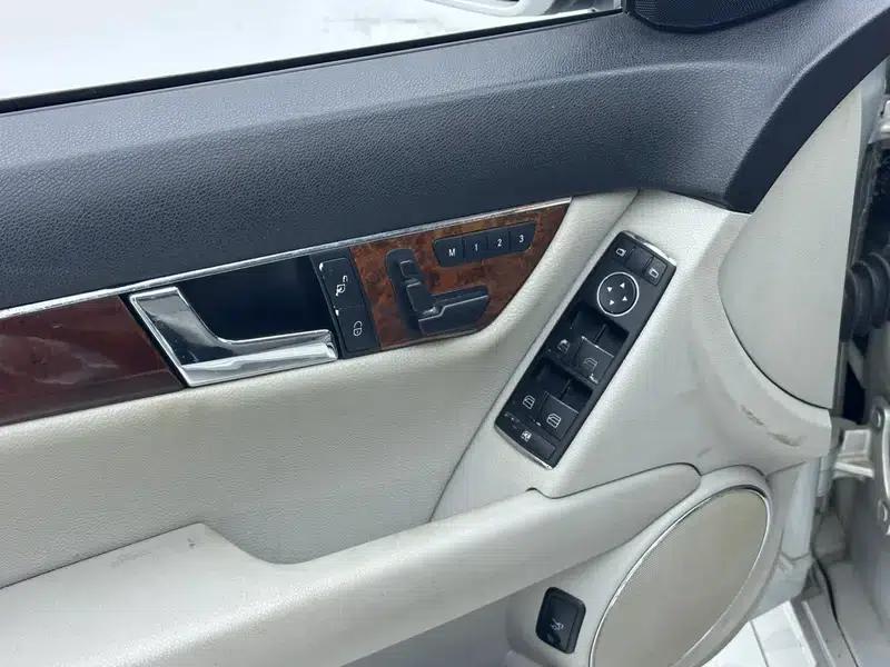 Mercedes-Benz C-Class 2010 C 200 CGI Elegance — миниатюра 11
