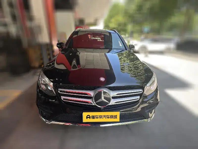 2017 Mercedes-Benz GLC 300 4MATIC Luxury — миниатюра 2