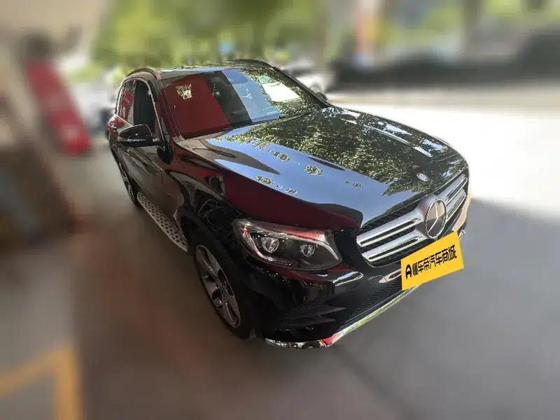 2017 Mercedes-Benz GLC 300 4MATIC Luxury — миниатюра 3