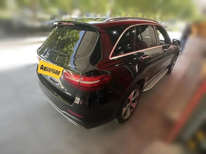 2017 Mercedes-Benz GLC 300 4MATIC Luxury — миниатюра 4