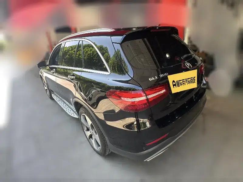 2017 Mercedes-Benz GLC 300 4MATIC Luxury — миниатюра 6
