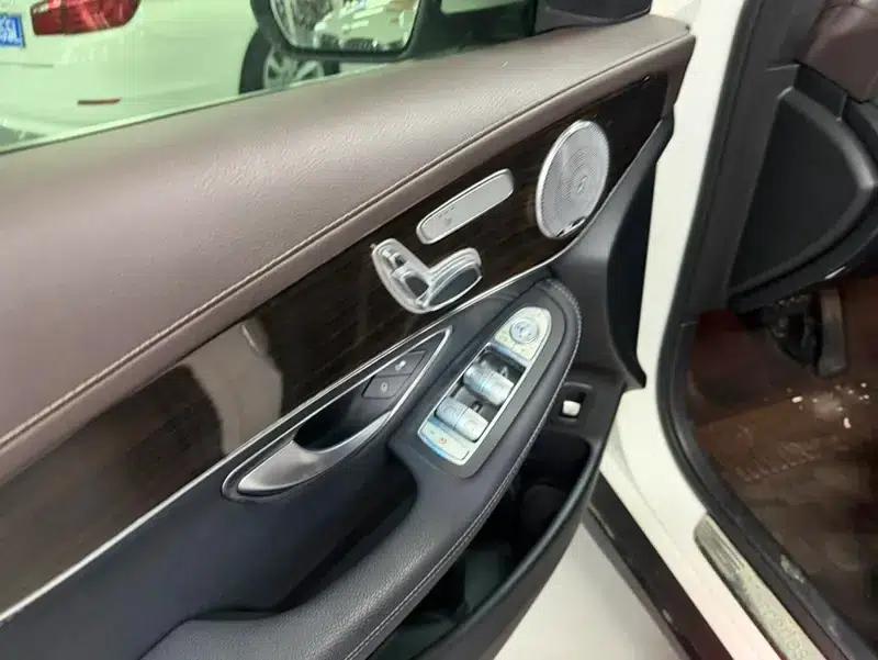 2016 Mercedes-Benz GLC 260 4MATIC Dynamic — миниатюра 17