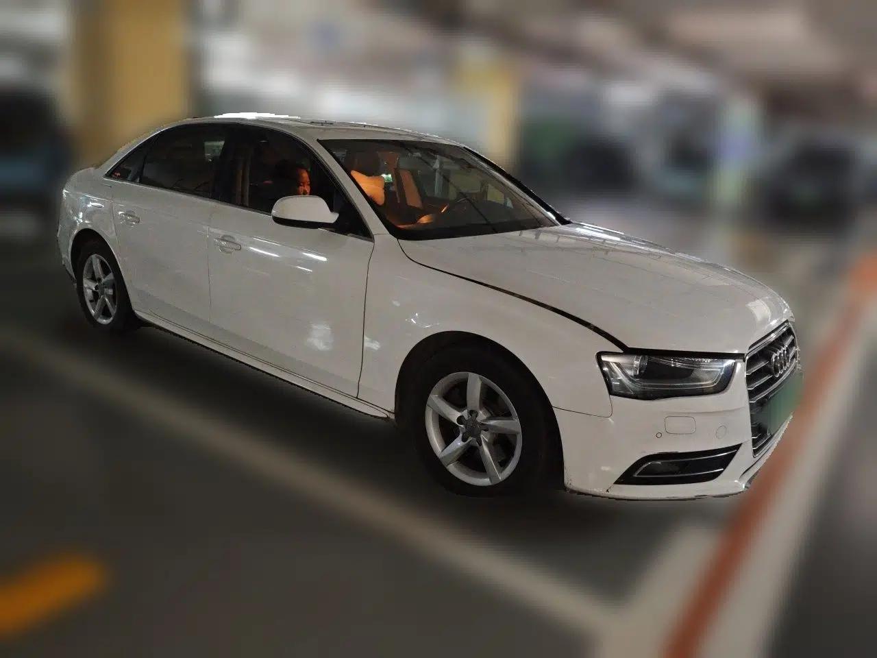 Audi A4L 2013 35 TFSI Automatic Comfort Model — миниатюра 3