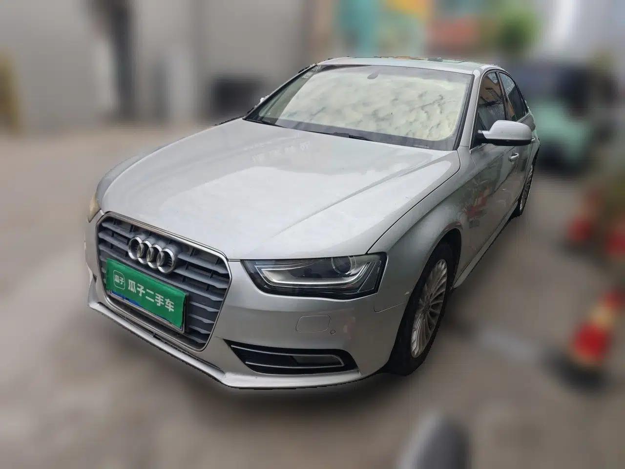 Audi A4L 2015 35 TFSI Automatic Comfort Model — миниатюра 1