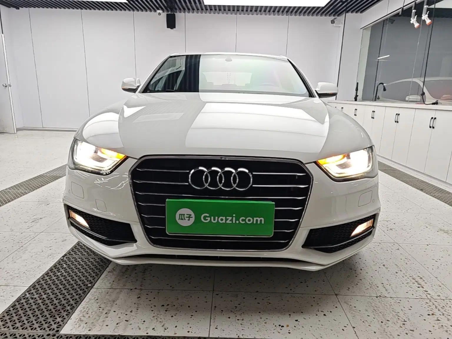 Audi A4L 2016 35 TFSI Collection Edition S line Comfort Model — миниатюра 2