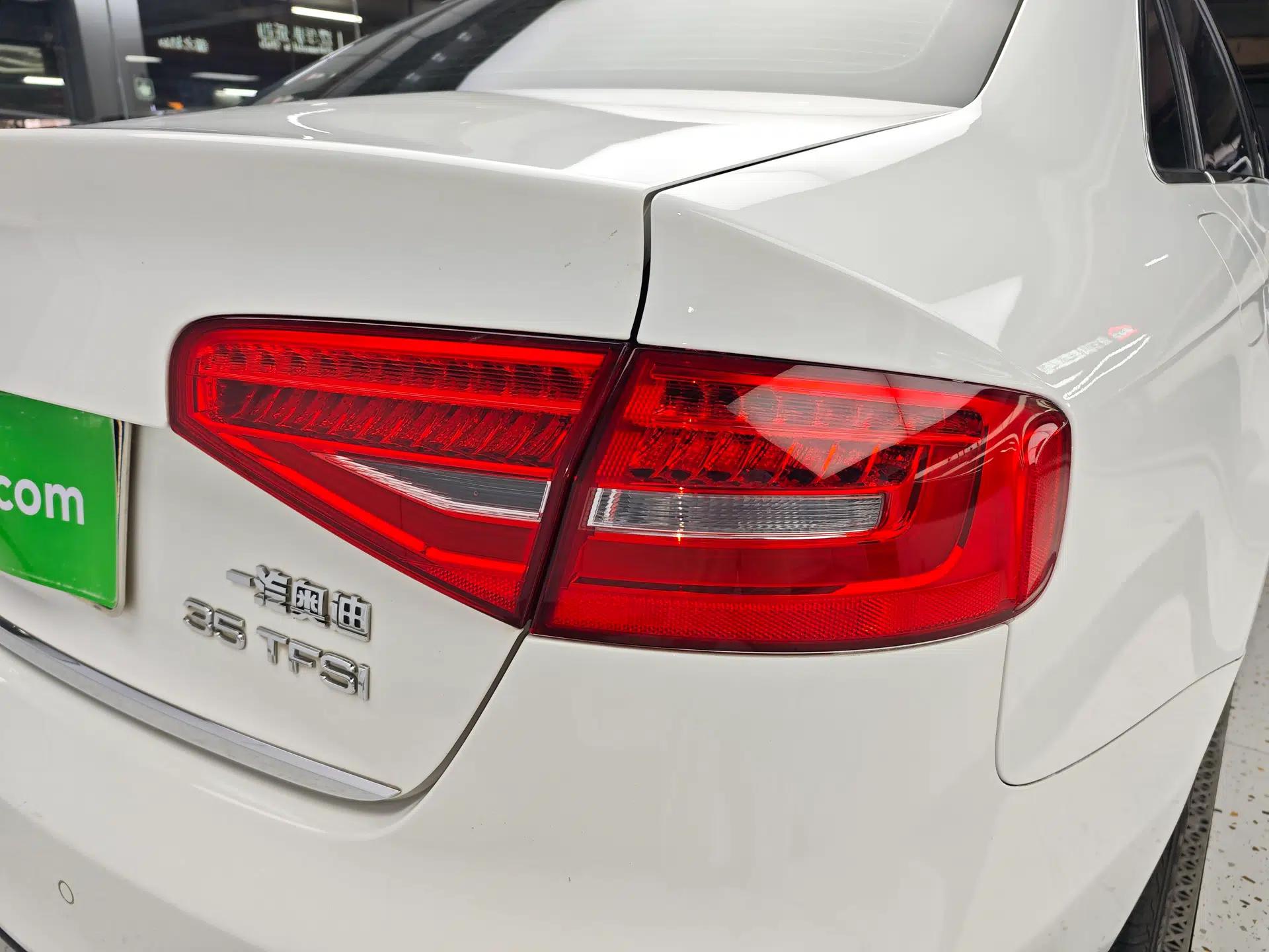 Audi A4L 2016 35 TFSI Collection Edition S line Comfort Model — миниатюра 14