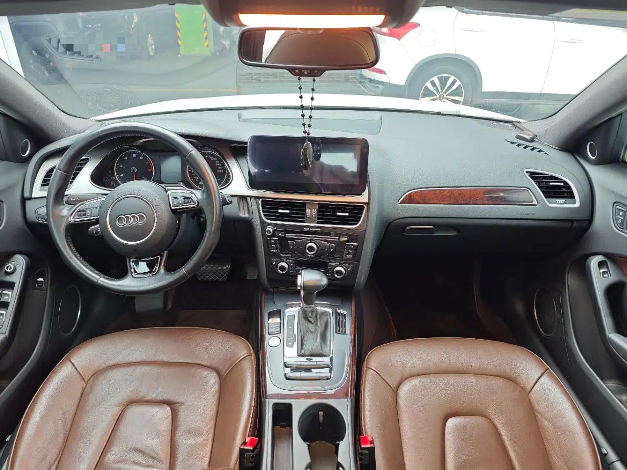 Audi A4L 2016 35 TFSI Collection Edition S line Comfort Model — миниатюра 17
