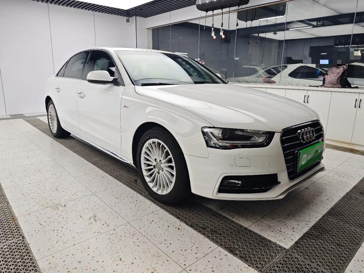 Audi A4L 2016 35 TFSI Collection Edition S line Comfort Model — миниатюра 3