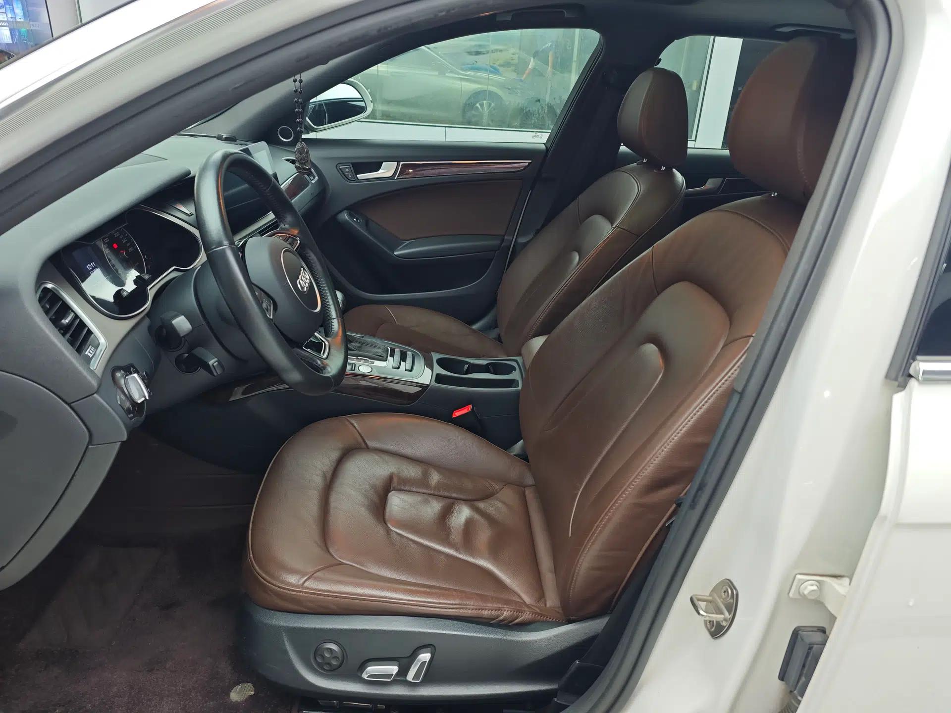 Audi A4L 2016 35 TFSI Collection Edition S line Comfort Model — миниатюра 22