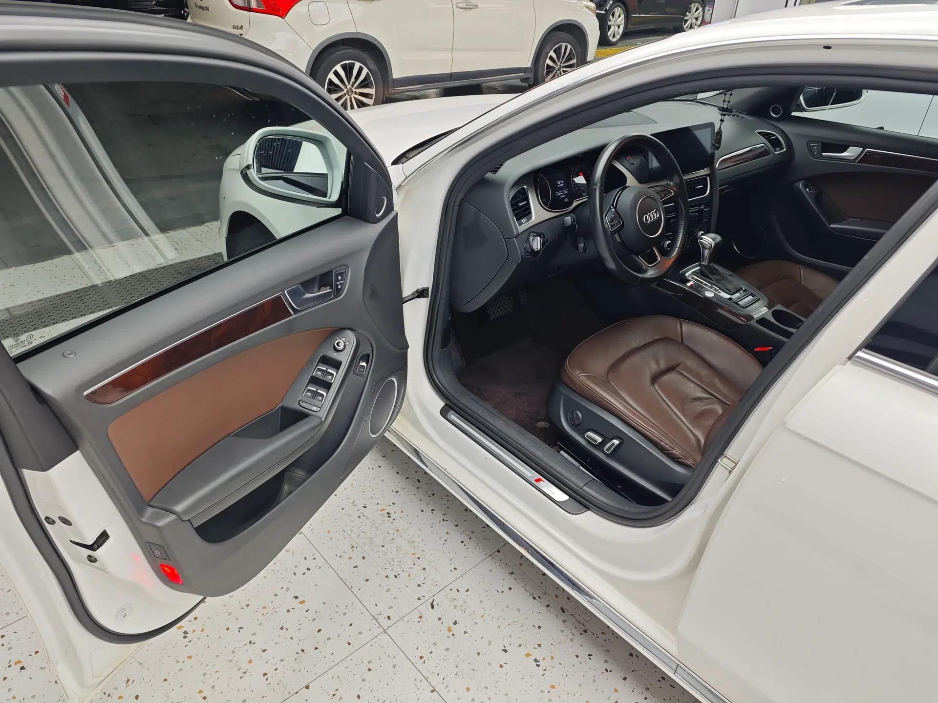 Audi A4L 2016 35 TFSI Collection Edition S line Comfort Model — миниатюра 23