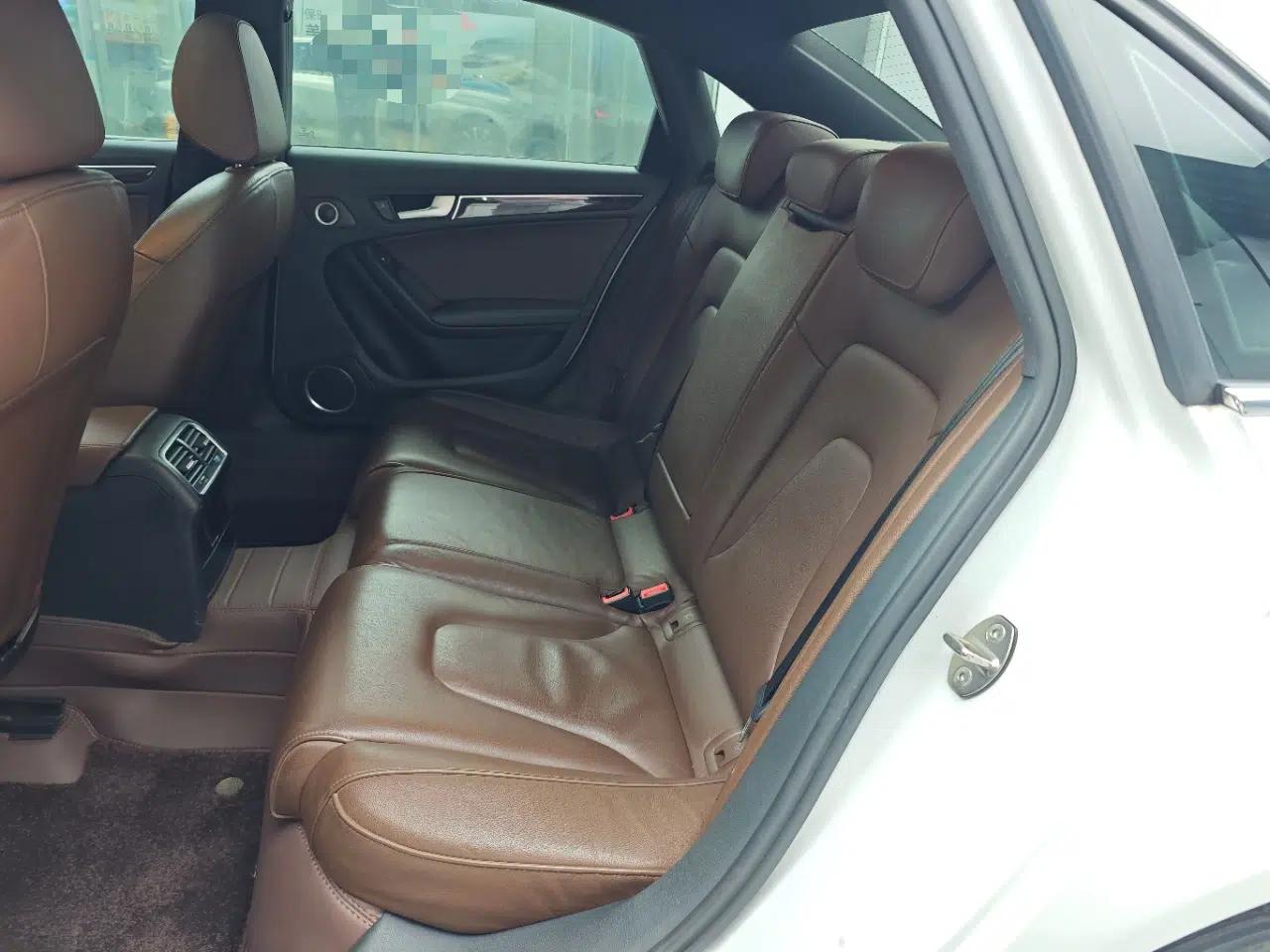 Audi A4L 2016 35 TFSI Collection Edition S line Comfort Model — миниатюра 25