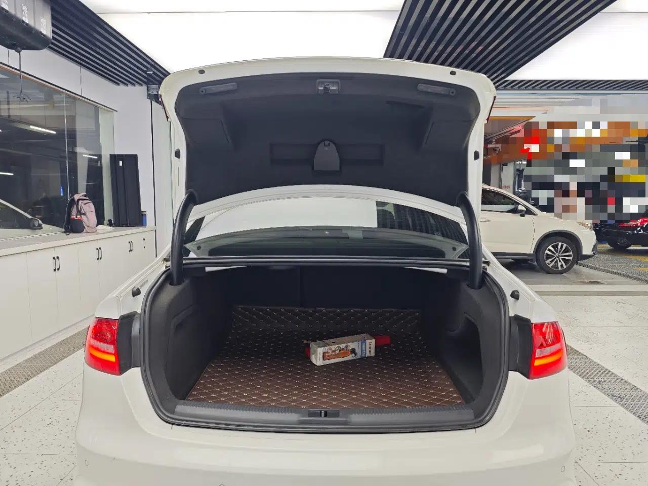Audi A4L 2016 35 TFSI Collection Edition S line Comfort Model — миниатюра 27
