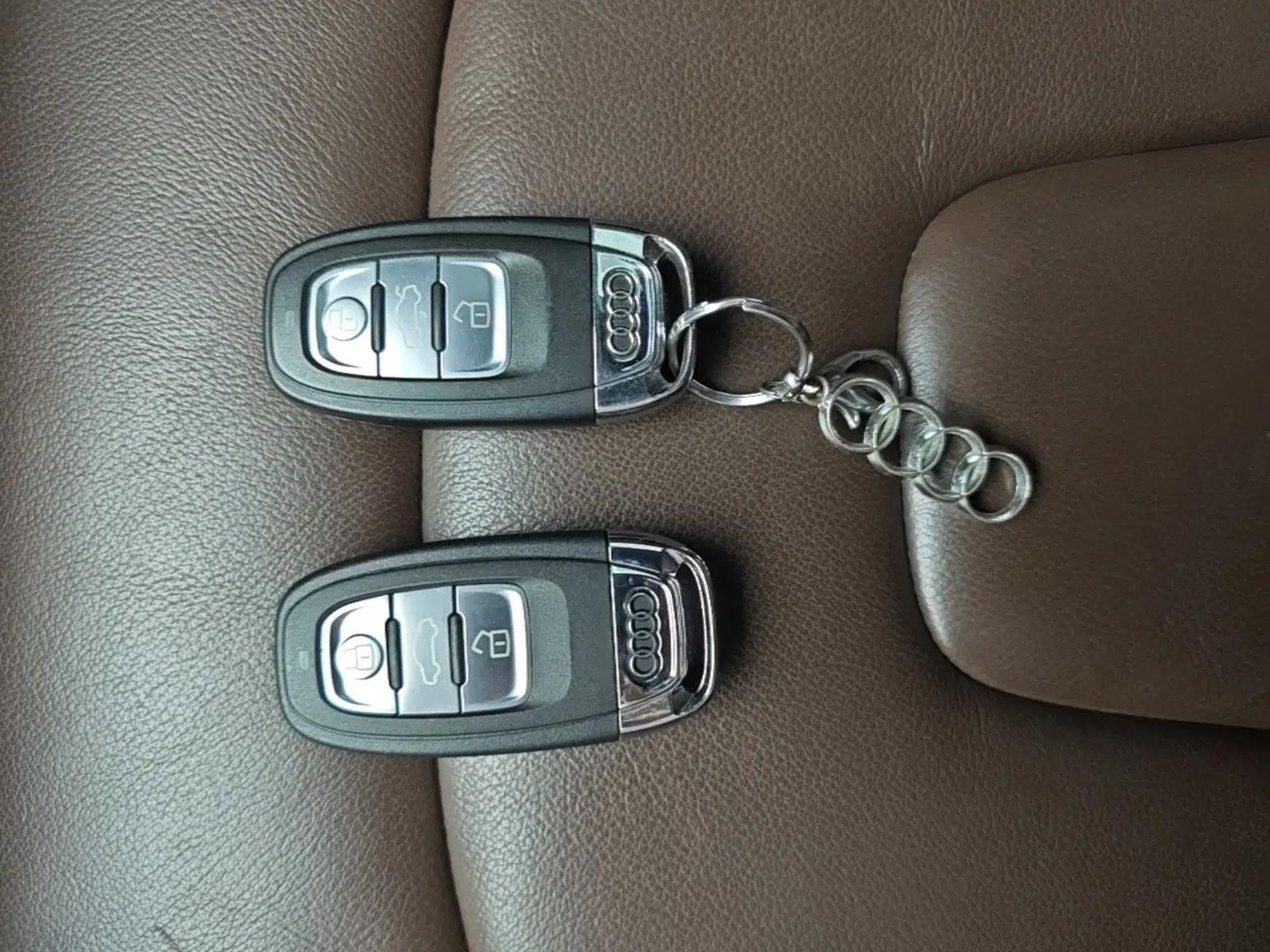 Audi A4L 2016 35 TFSI Collection Edition S line Comfort Model — миниатюра 28