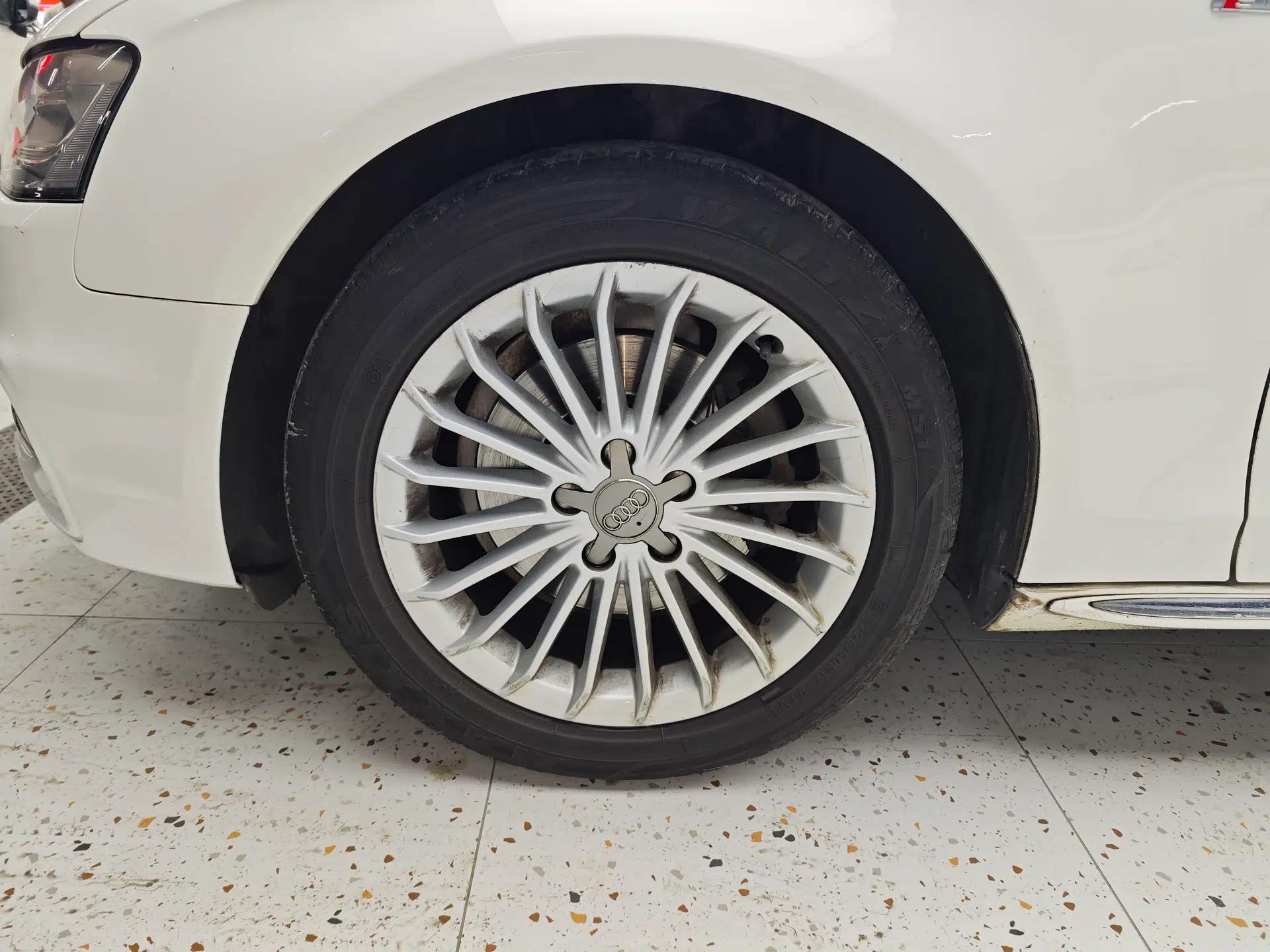 Audi A4L 2016 35 TFSI Collection Edition S line Comfort Model — миниатюра 10