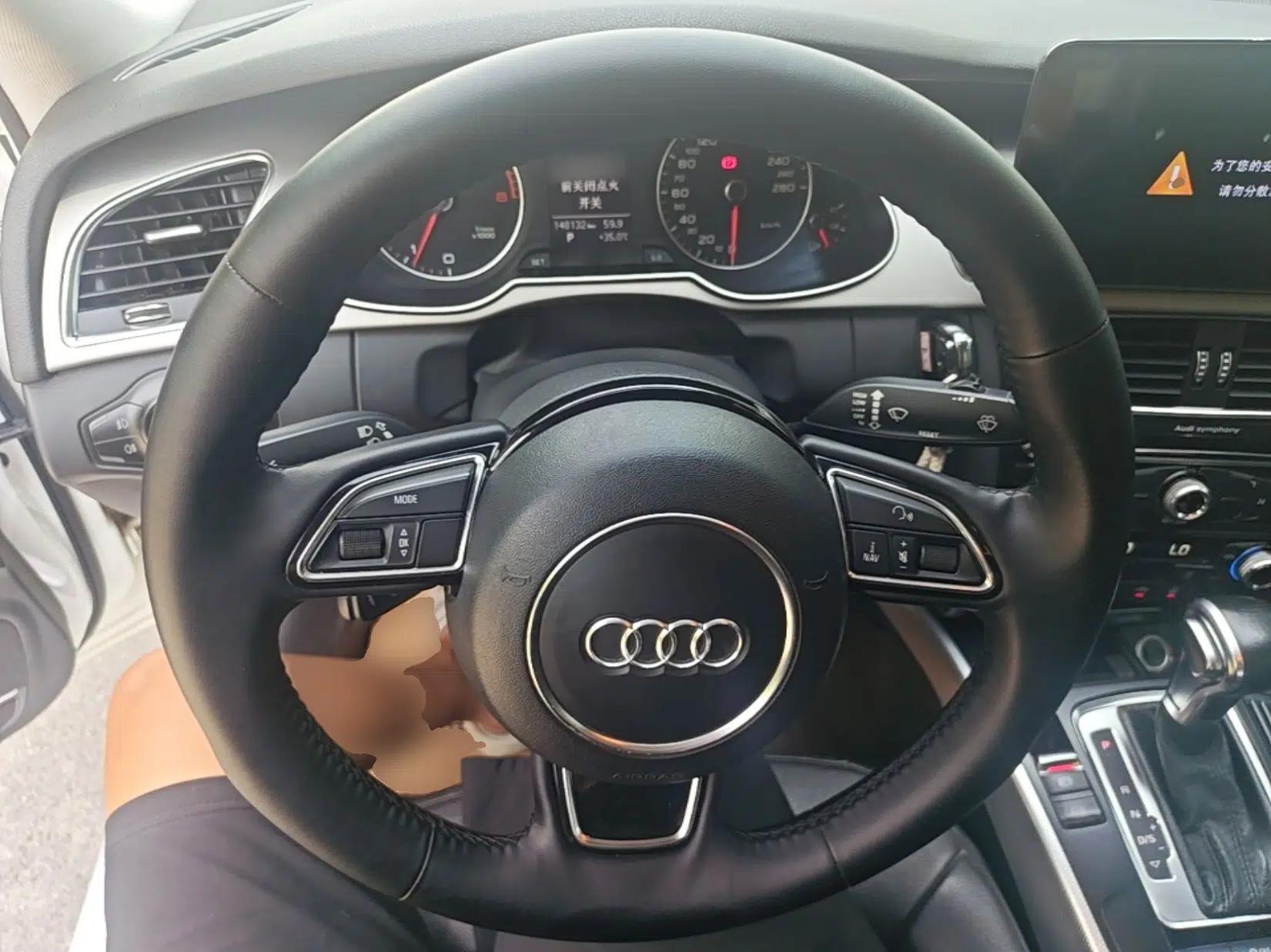 Audi A4L 2015 35 TFSI Automatic Standard Model — миниатюра 13