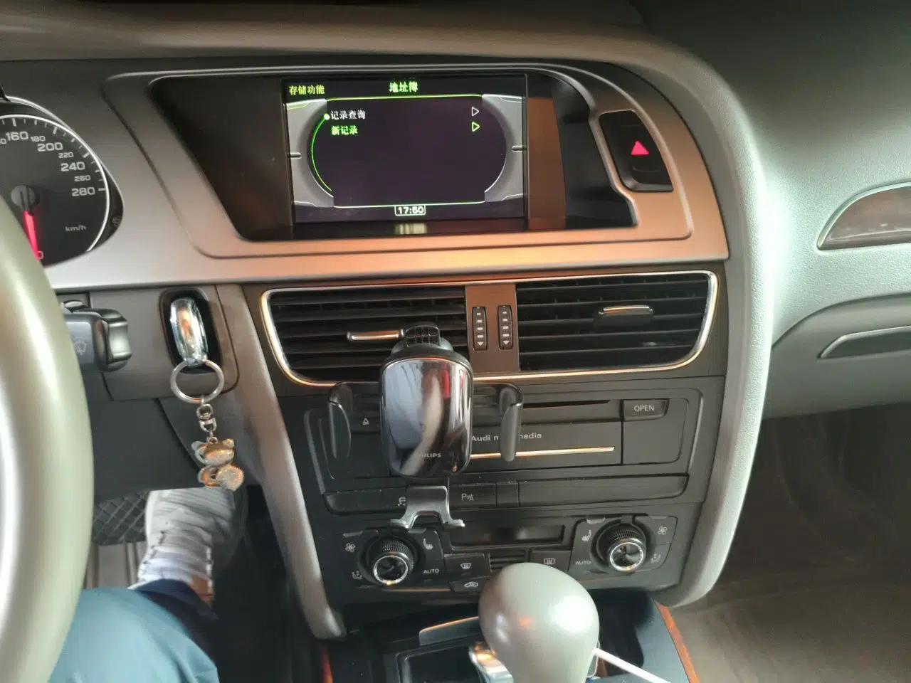 Audi A4L 2010 2.0 TFSI Technology Edition — миниатюра 13