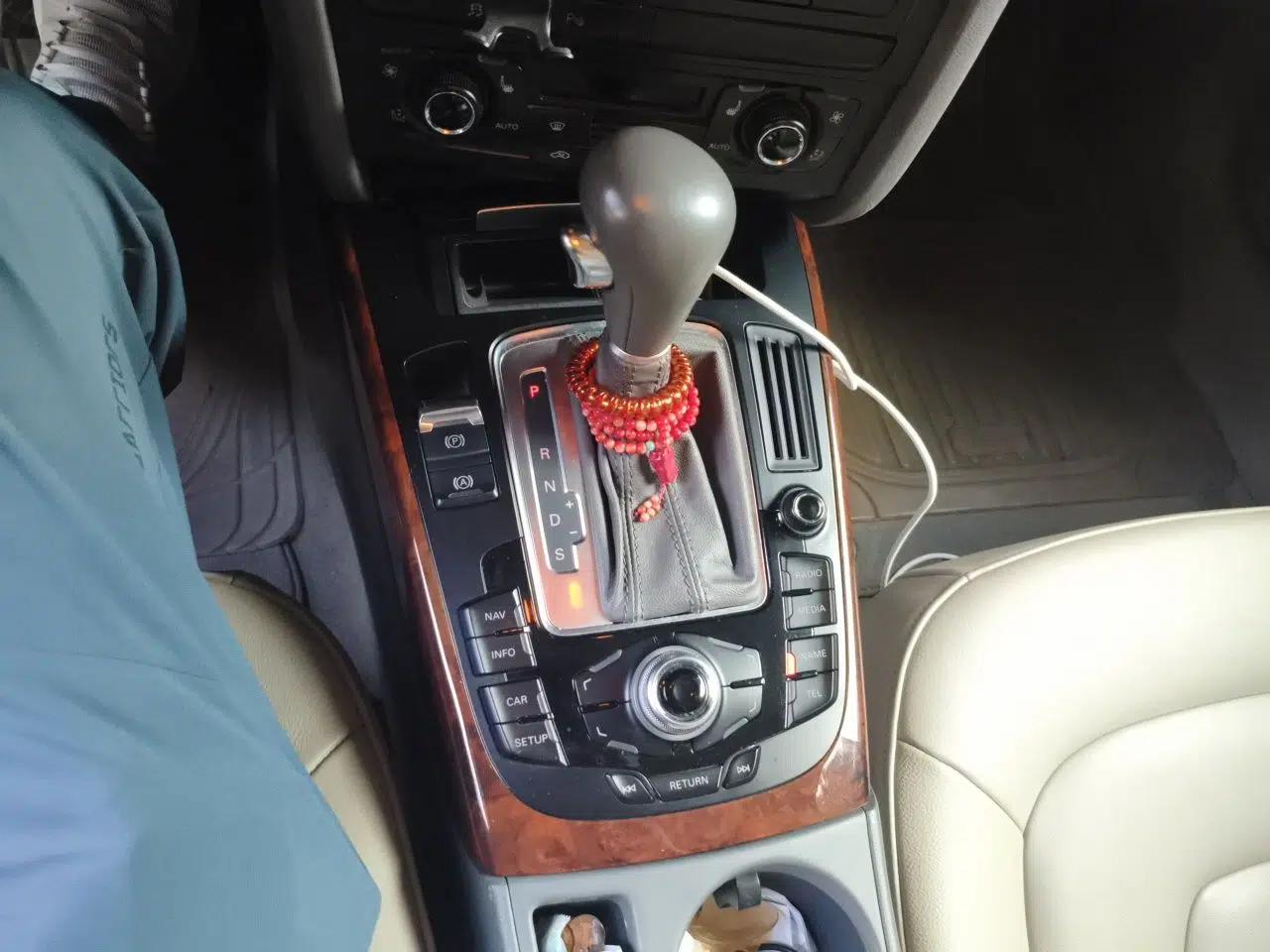 Audi A4L 2010 2.0 TFSI Technology Edition — миниатюра 14