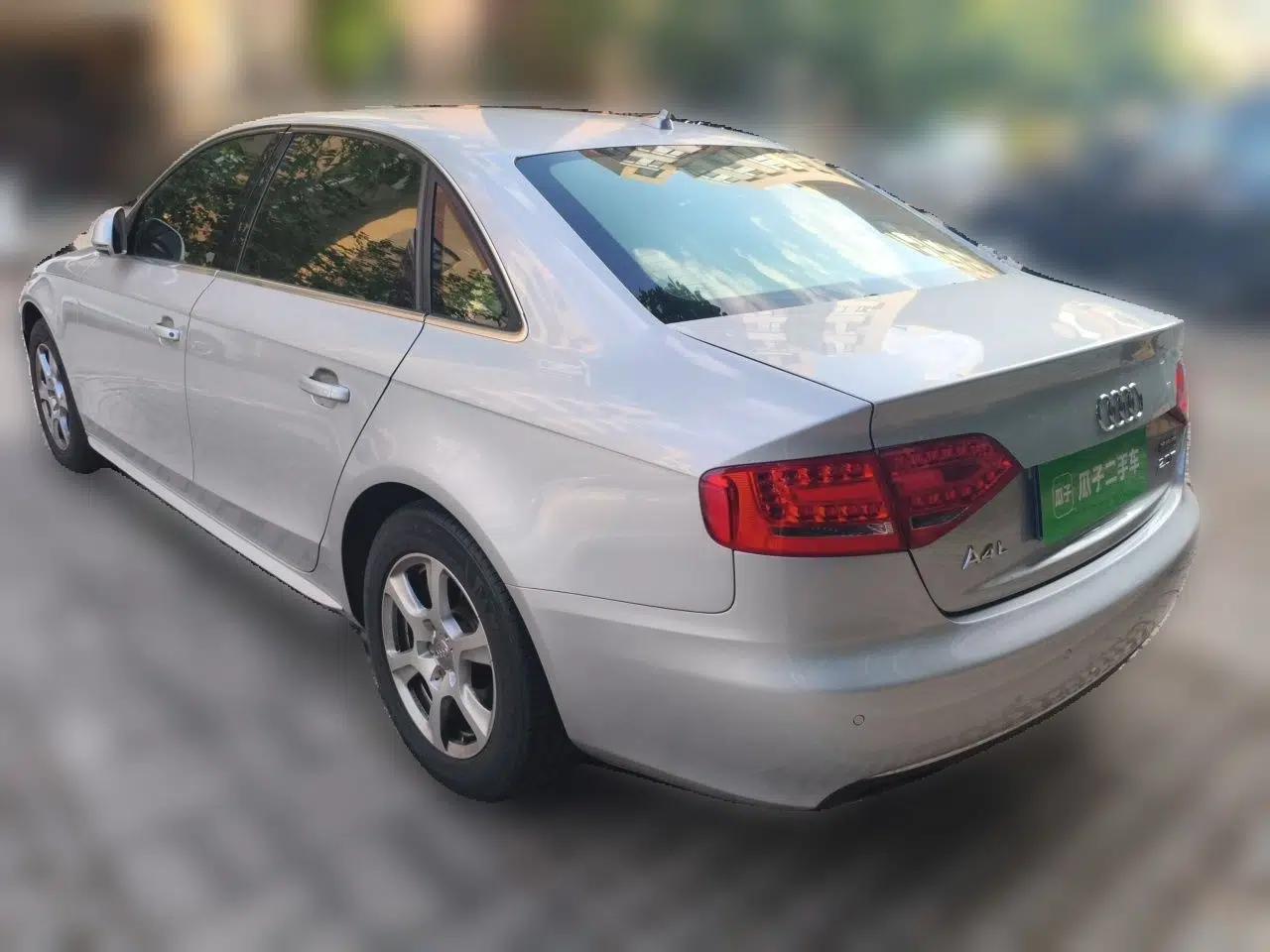 Audi A4L 2010 2.0 TFSI Technology Edition — миниатюра 4