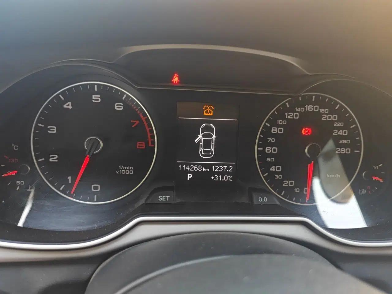 Audi A4L 2013 35 TFSI Automatic Standard Model — миниатюра 11