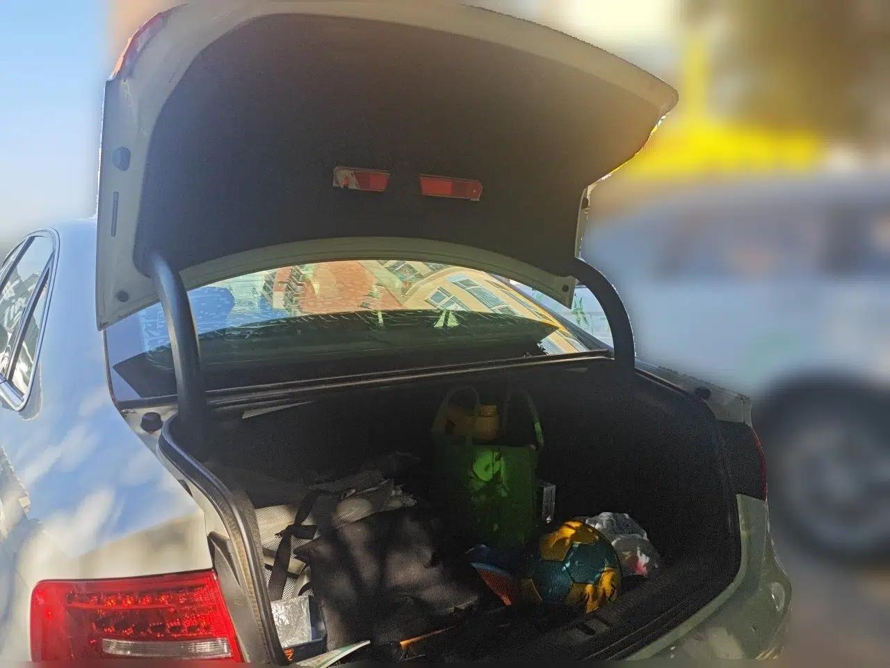 Audi A4L 2013 35 TFSI Automatic Standard Model — миниатюра 19