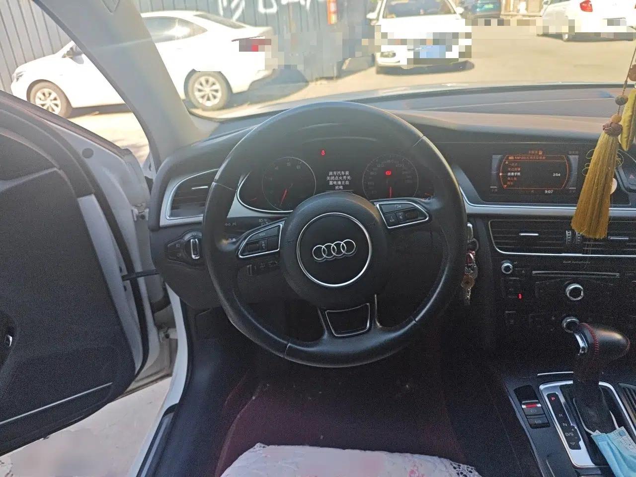 Audi A4L 2013 35 TFSI Automatic Standard Model — миниатюра 10