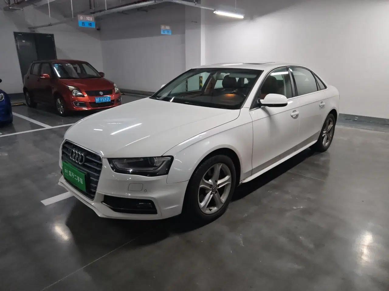 Audi A4L 2015 45 TFSI quattro Individual Sport Edition — миниатюра 1