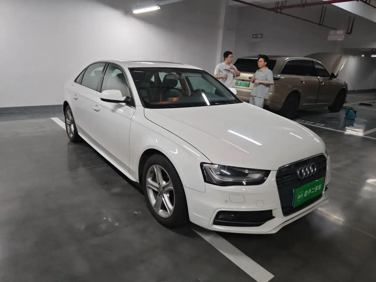 Audi A4L 2015 45 TFSI quattro Individual Sport Edition — миниатюра 3