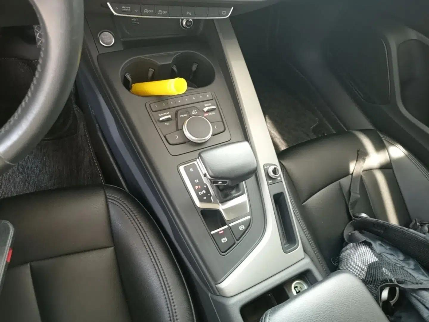 Audi A4L 2018 30th Anniversary Edition 40 TFSI Trendy Model — миниатюра 16