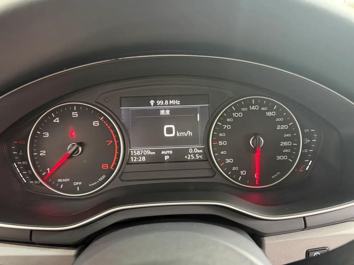 Audi A4L 2017 Plus 40 TFSI Ambition Model — миниатюра 7