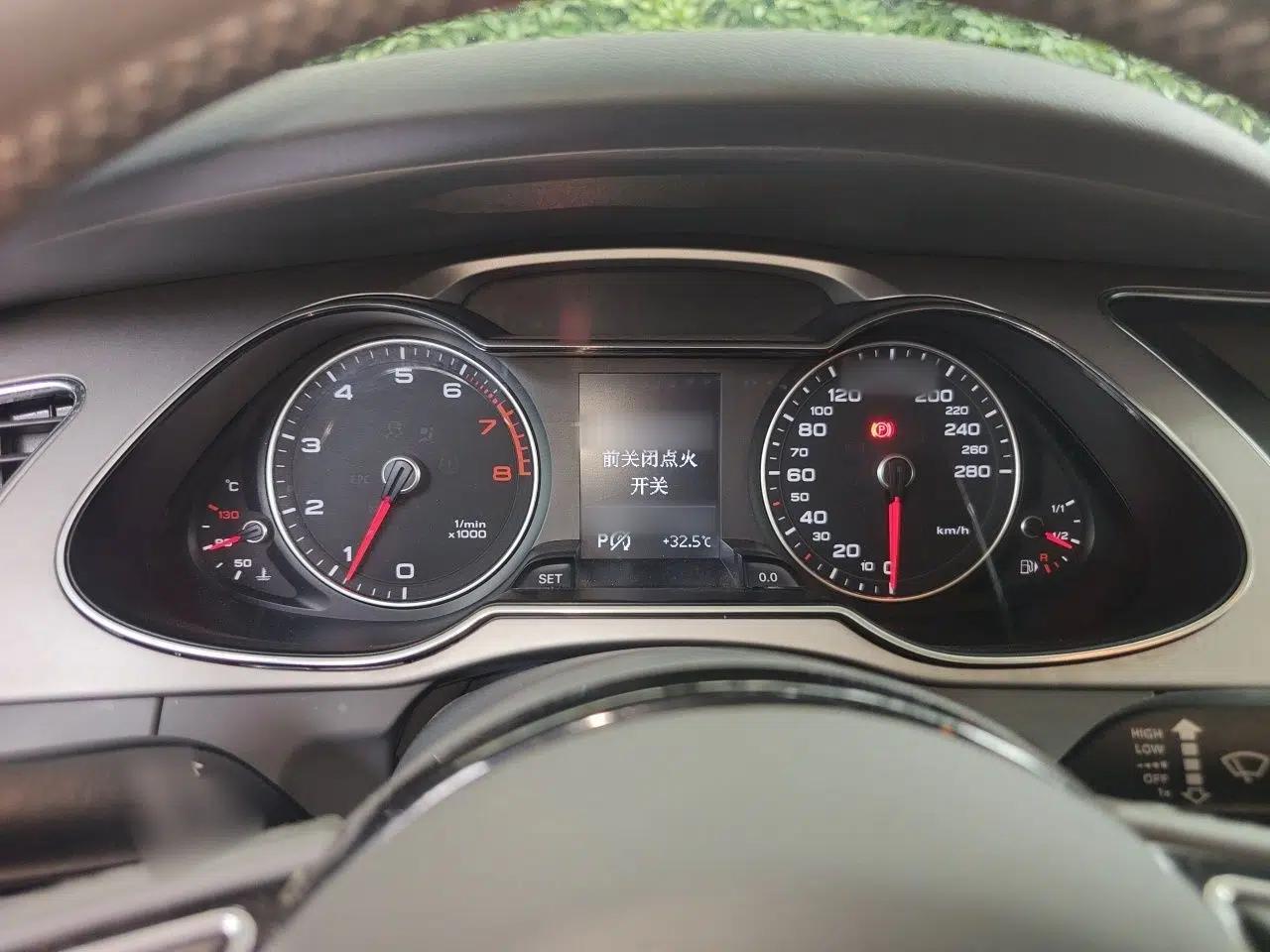 Audi A4L 2016 35 TFSI Collector's Edition Automatic Standard Model — миниатюра 10