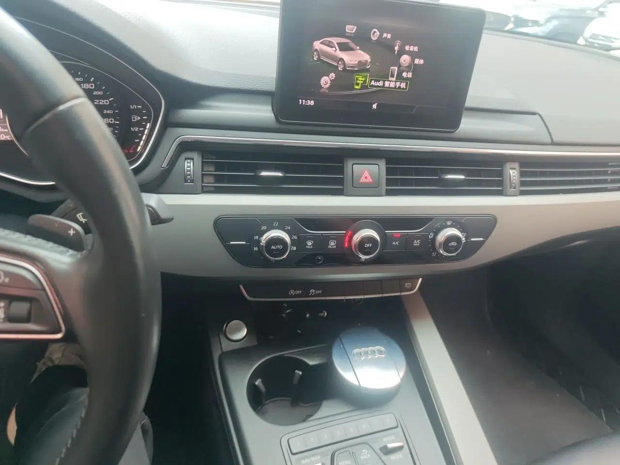 Audi A4L 2018 30th Anniversary Edition 30 TFSI Ambition Model — миниатюра 13