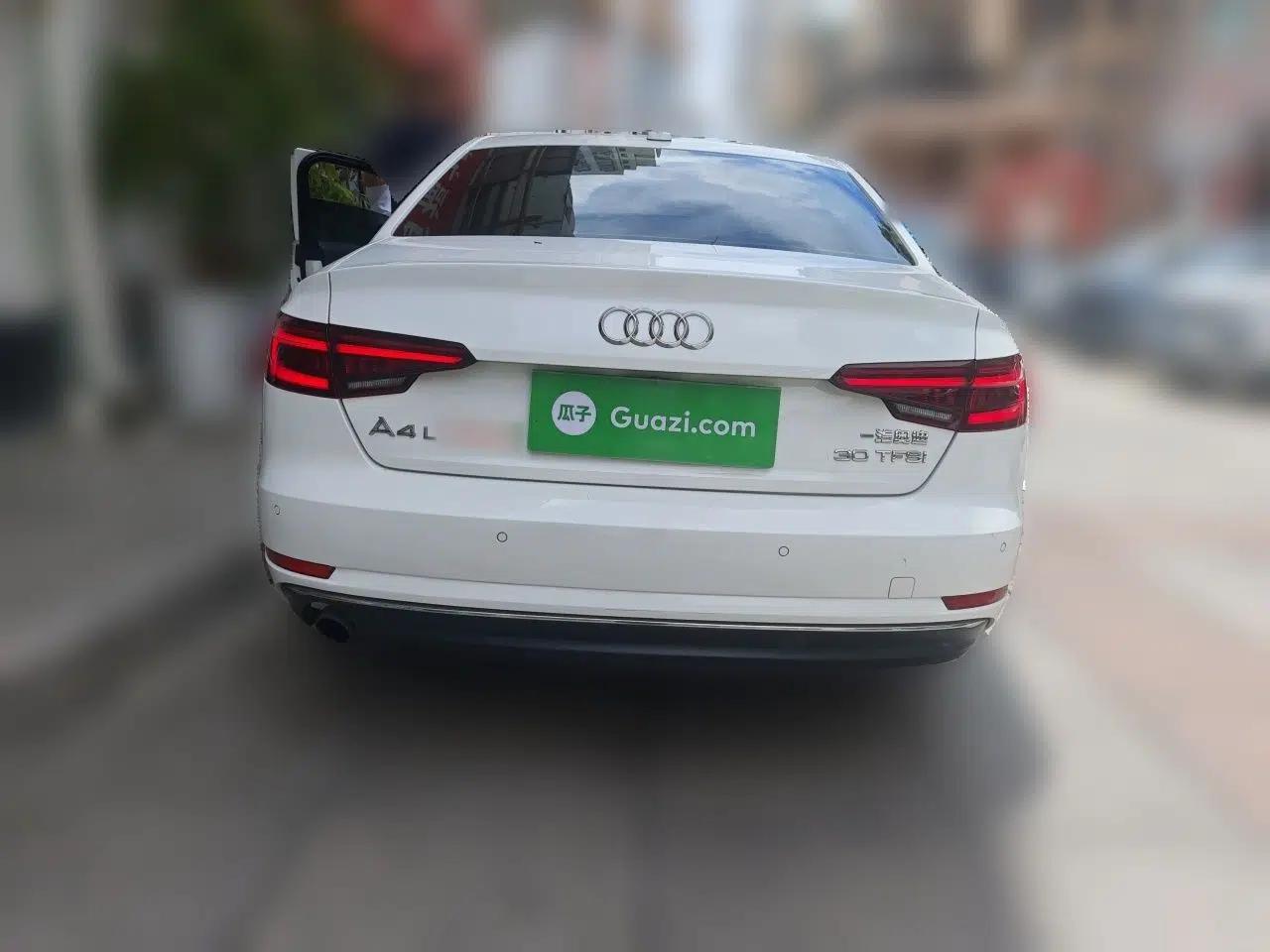 Audi A4L 2018 30th Anniversary Edition 30 TFSI Ambition Model — миниатюра 5
