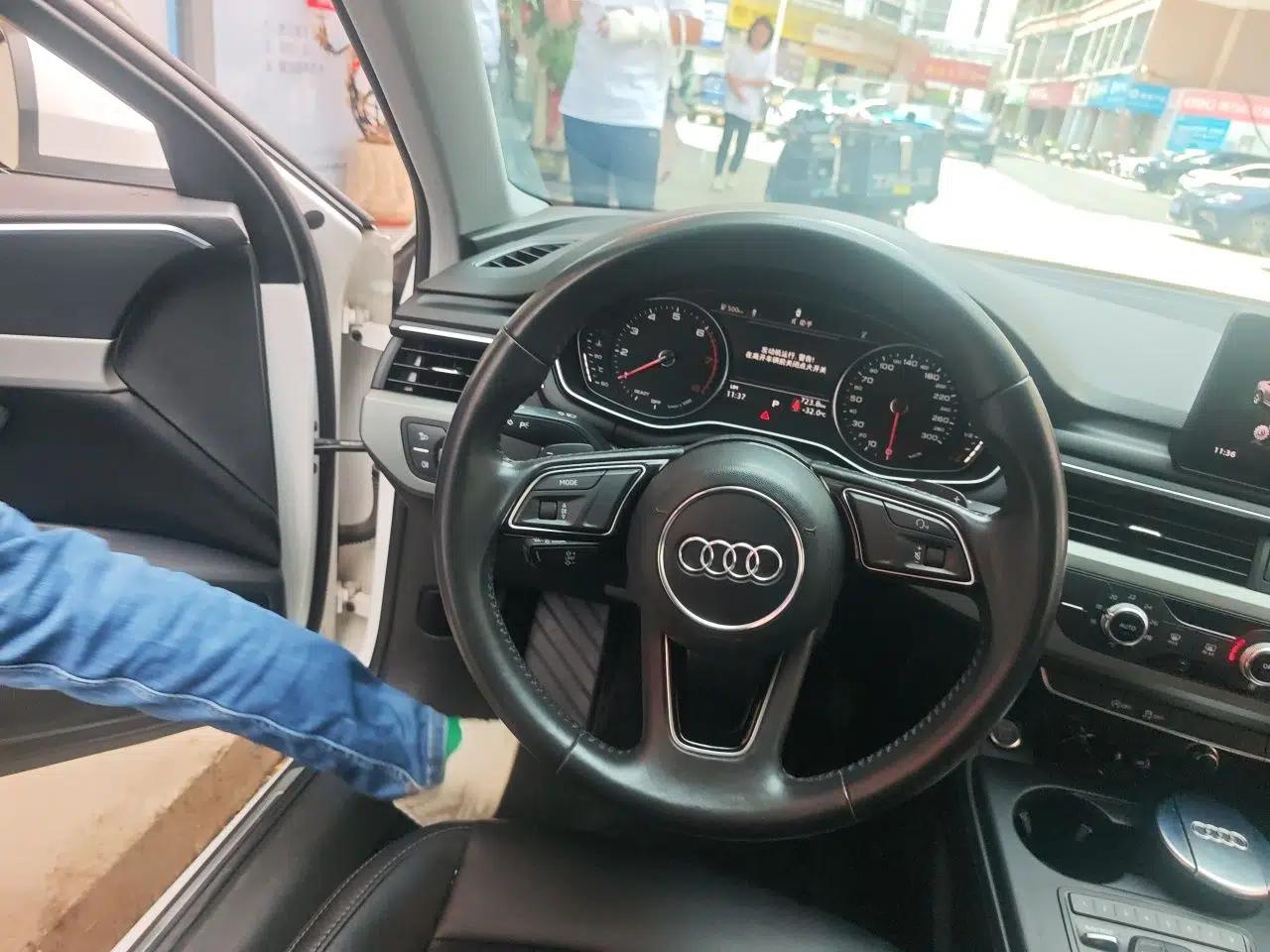 Audi A4L 2018 30th Anniversary Edition 30 TFSI Ambition Model — миниатюра 10