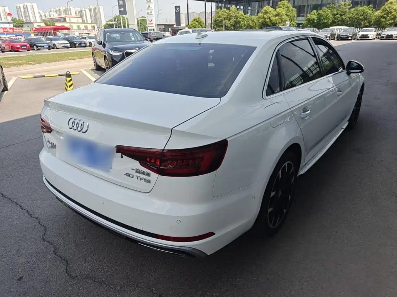 Audi A4L 2018 30th Anniversary Edition 40 TFSI Fashion Model — миниатюра 6