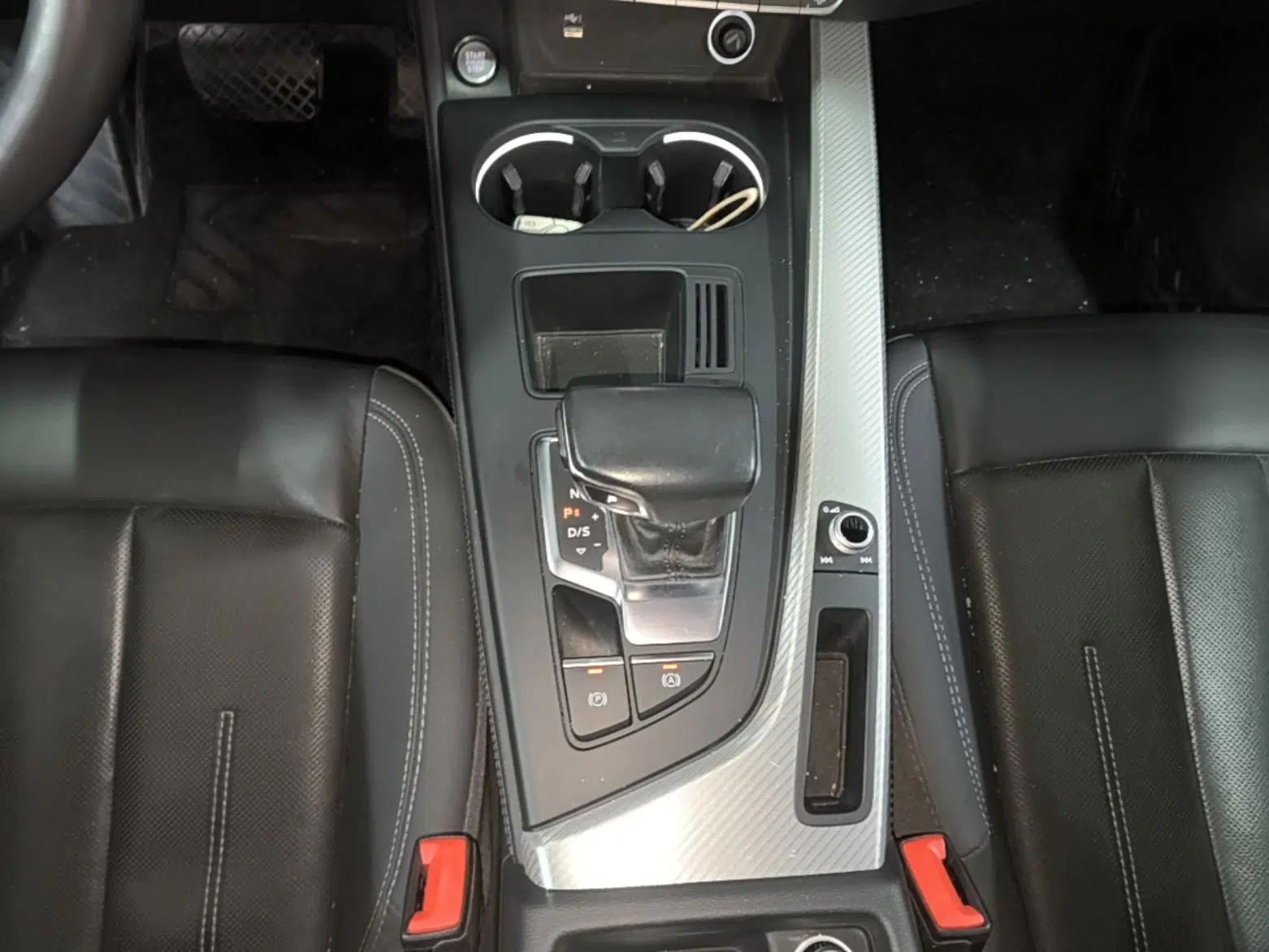 Audi A4L 2020 40 TFSI Fashionable and Elegant Model — миниатюра 16