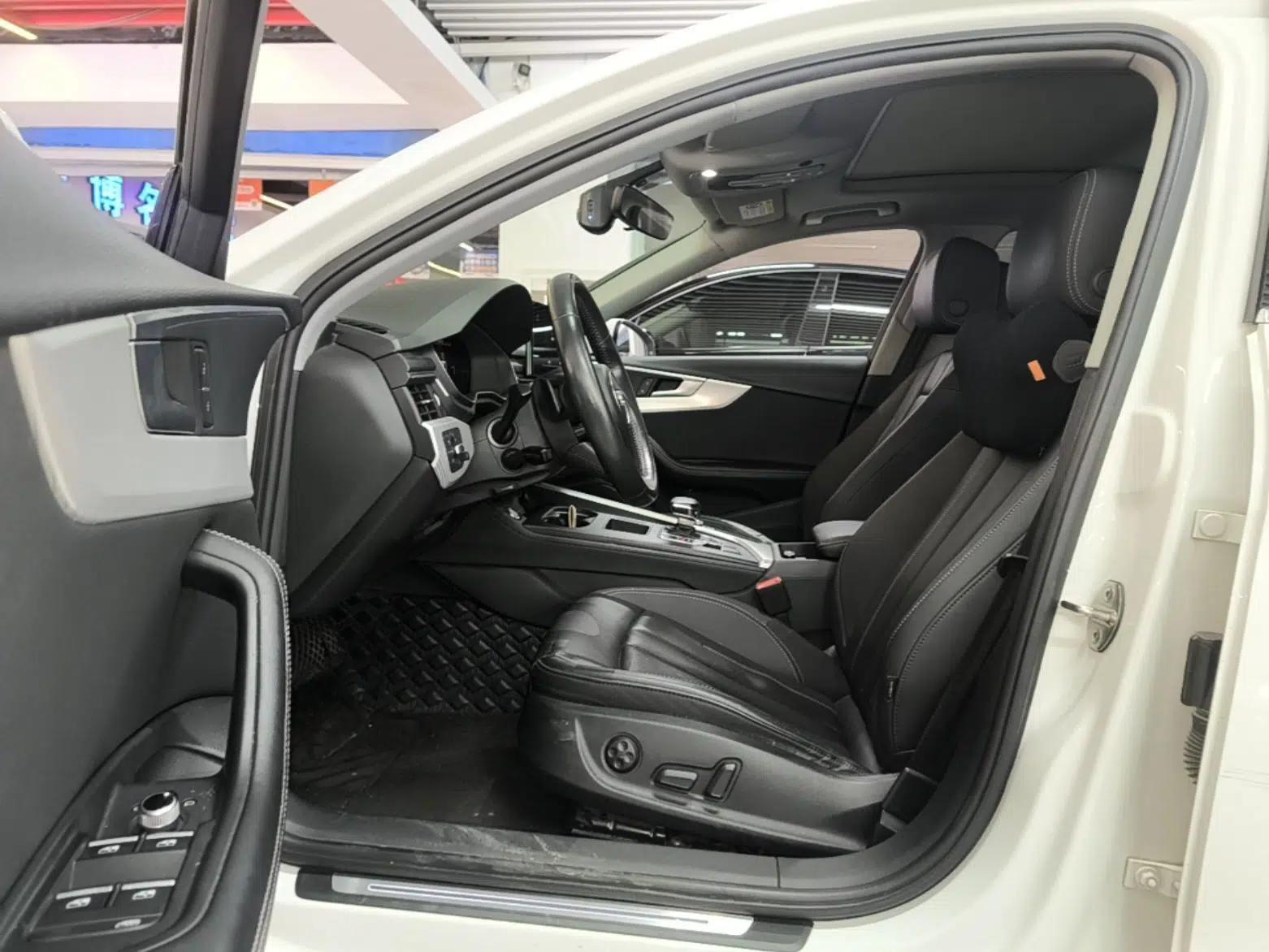 Audi A4L 2020 40 TFSI Fashionable and Elegant Model — миниатюра 18