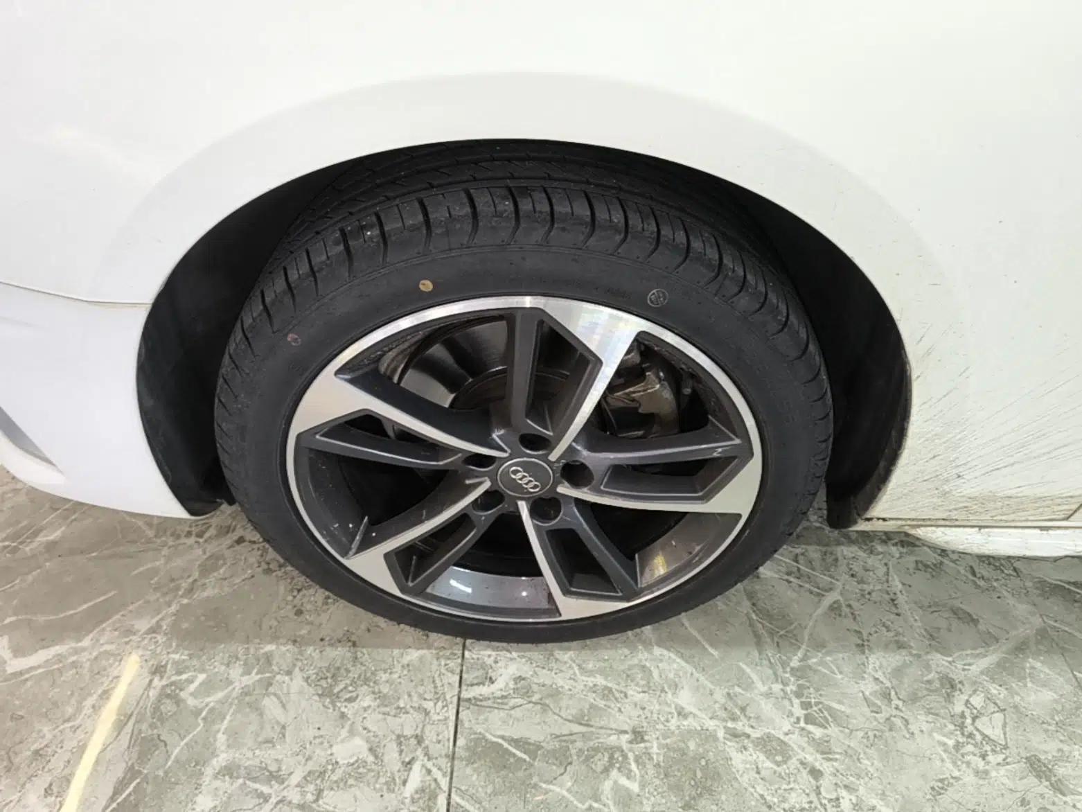 Audi A4L 2020 40 TFSI Fashionable and Elegant Model — миниатюра 10