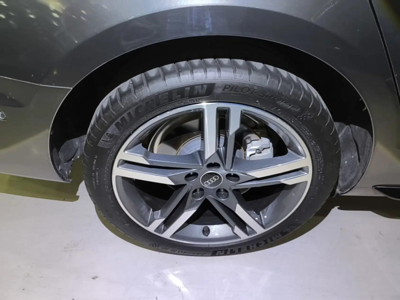 Audi A4L 2022 40 TFSI Luxury Dynamic Model — миниатюра 11