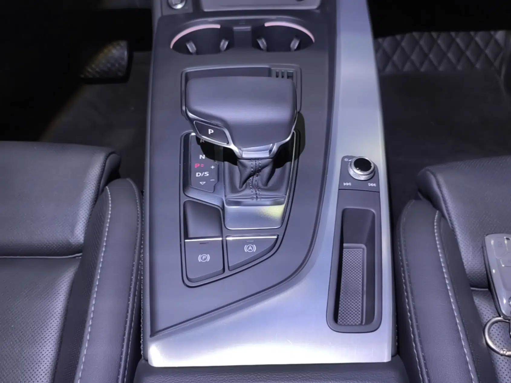 Audi A4L 2022 40 TFSI Luxury Dynamic Model — миниатюра 16