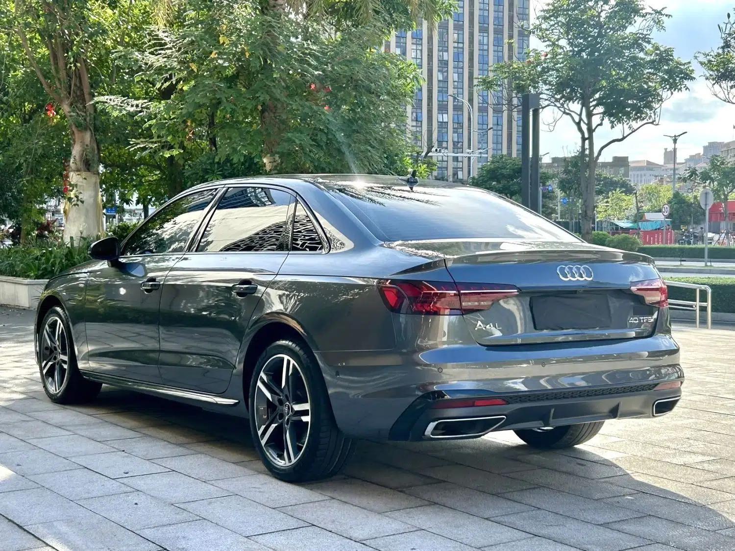 Audi A4L 2022 40 TFSI Luxury Dynamic Model — миниатюра 4
