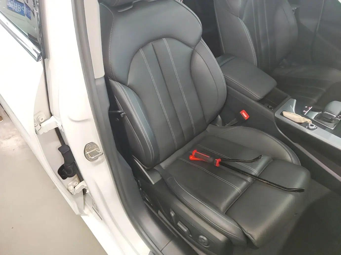 Audi A4L 2020 40 TFSI quattro Luxury Dynamic Model — миниатюра 19