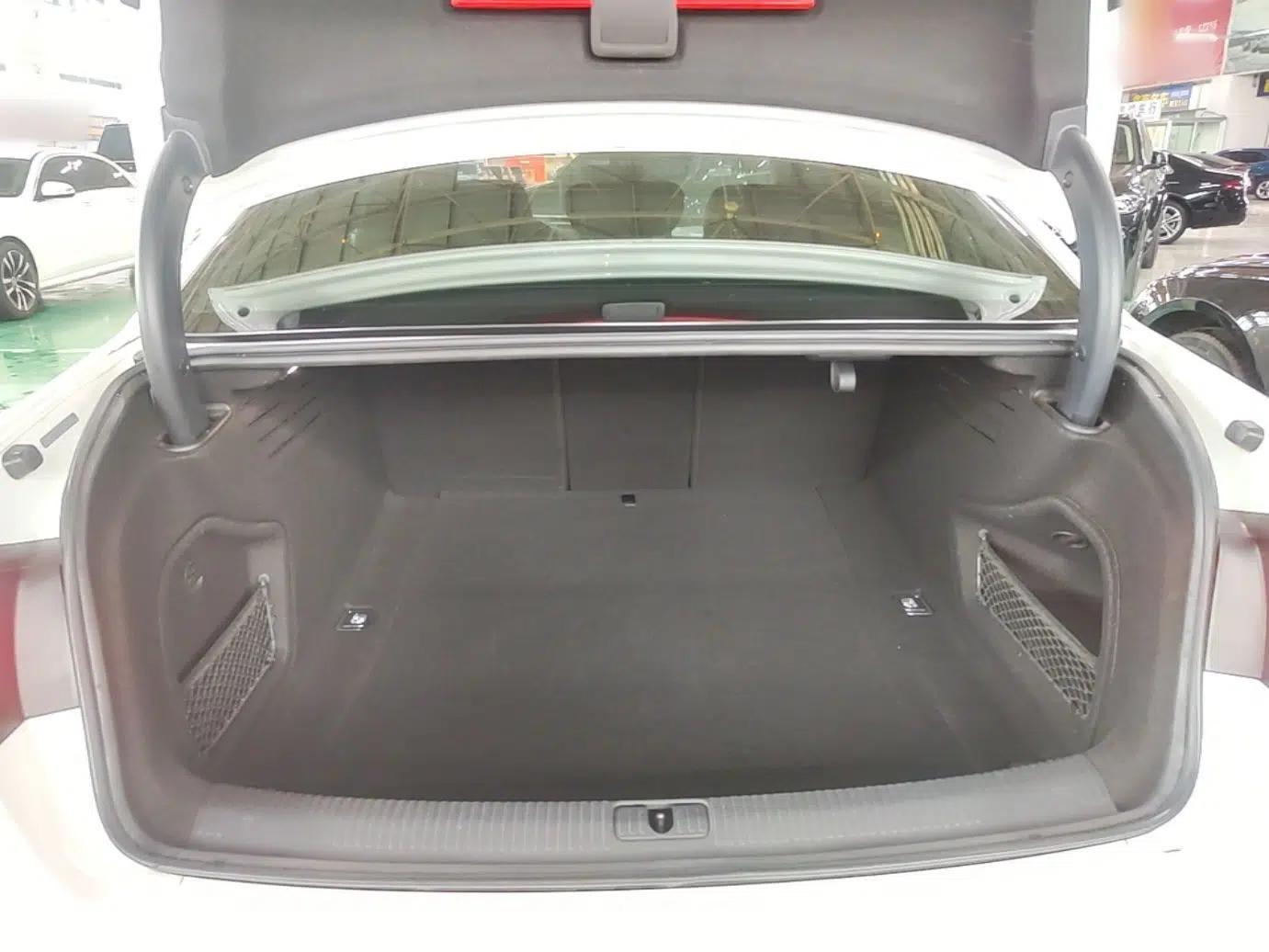 Audi A4L 2020 40 TFSI quattro Luxury Dynamic Model — миниатюра 22
