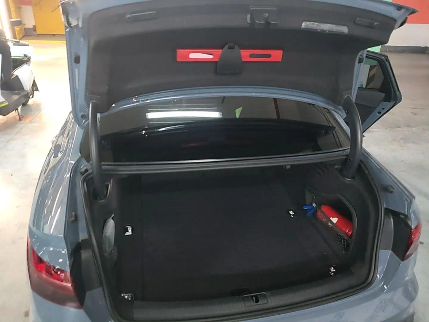Audi A4L 2022 40 TFSI quattro RS Performance Package — миниатюра 22