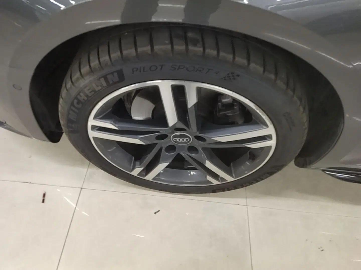 Audi A4L 2022 40 TFSI Luxury Dynamic Model — миниатюра 10
